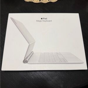 Apple iPad Magic Keyboard - White
